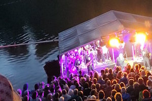 Bühne in der Rotseebadi